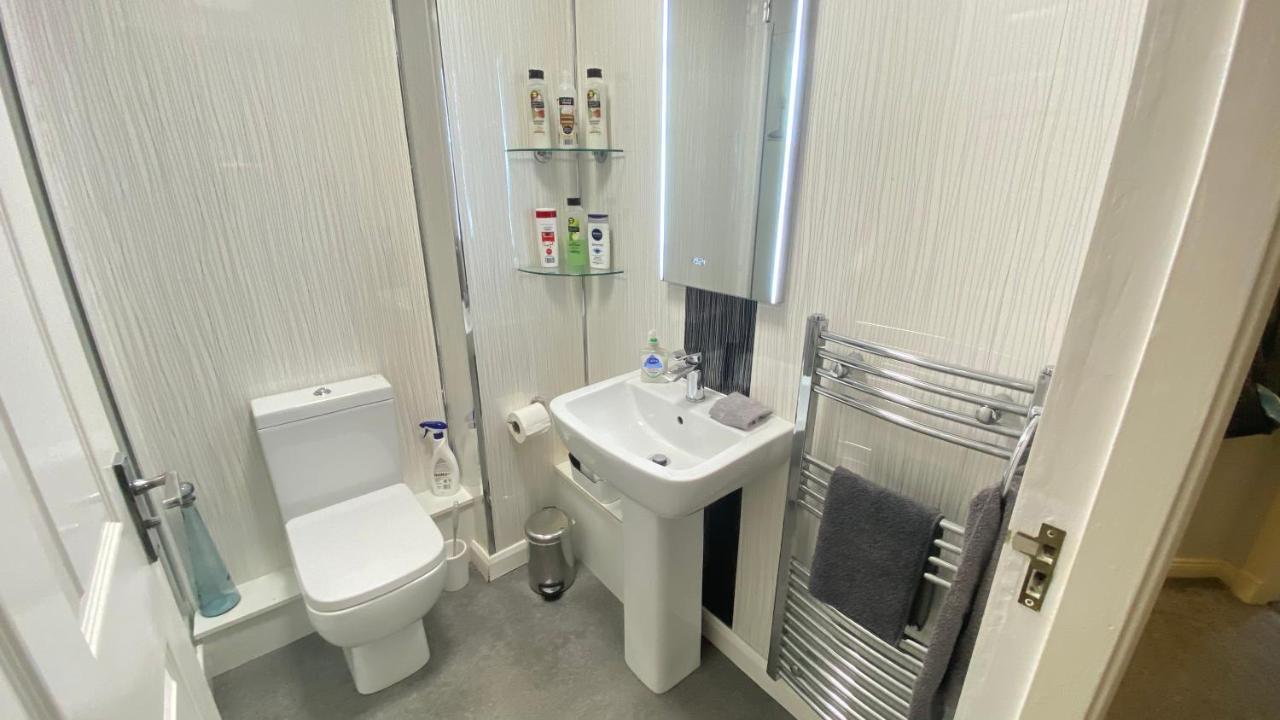 Paisley Central Apartment #3 Bagian luar foto